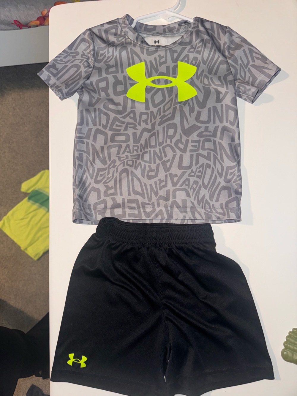Under Armour Men’s Light Gray & Black Performance Shorts with Neon Logo
